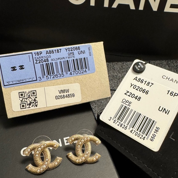 Chanel Gold CC Pear Studs - Picture 4 of 10